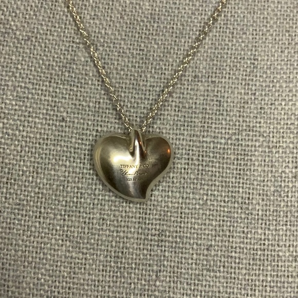 Tiffany&Co. Elsa Peretti Full Heart Pendant Necklace in Sterling Silver (16in) - Picture 3 of 5